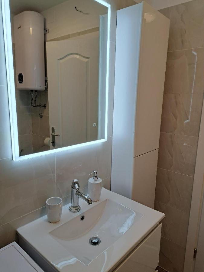 Apartman Melita Galižana Exterior foto